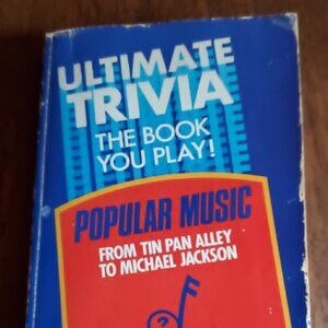 Vintage - Ultimate Trivia  The Book You Play! © 1984